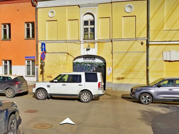 Ресторан «Пятница» выселяют из Дома офицеров