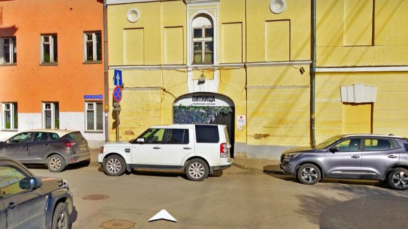 Ресторан «Пятница» выселяют из Дома офицеров