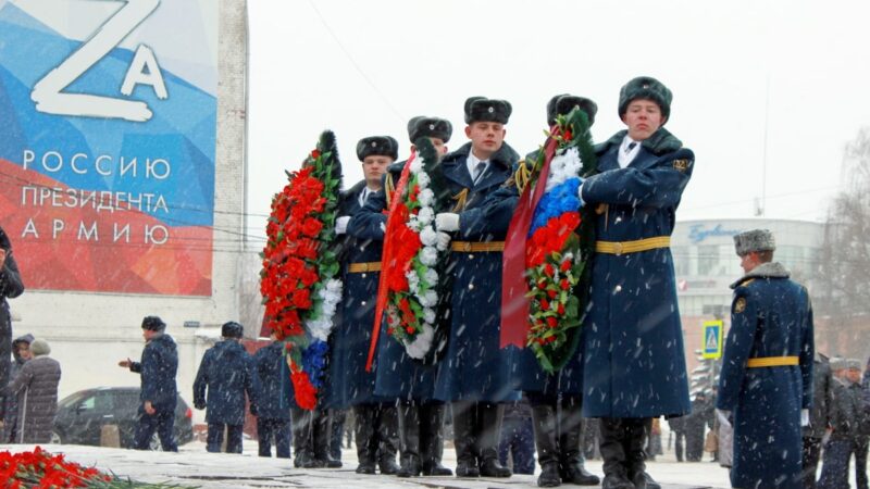 С партийным окрасом. 23 февраля во Владимире прошло три митинга