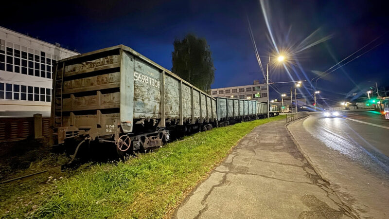У «Автоприбора» с рельсов сошел поезд