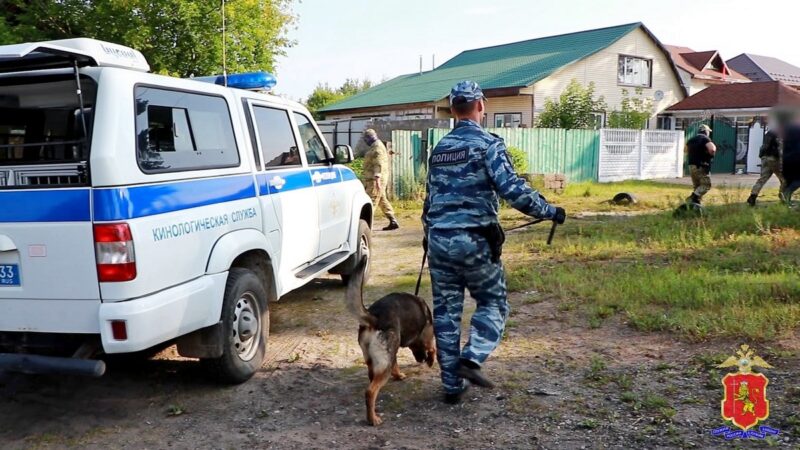 Силовики нагрянули в цыганский поселок и выгнали Будулая