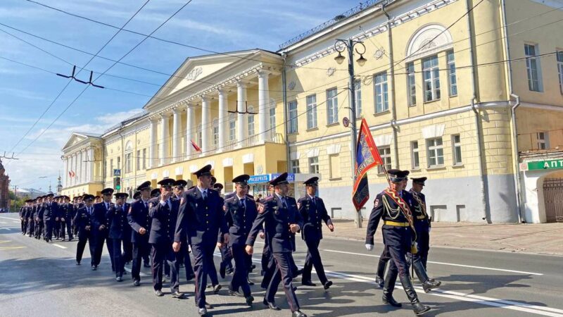 Праздник для себя. Во Владимире прошел парад полицейских