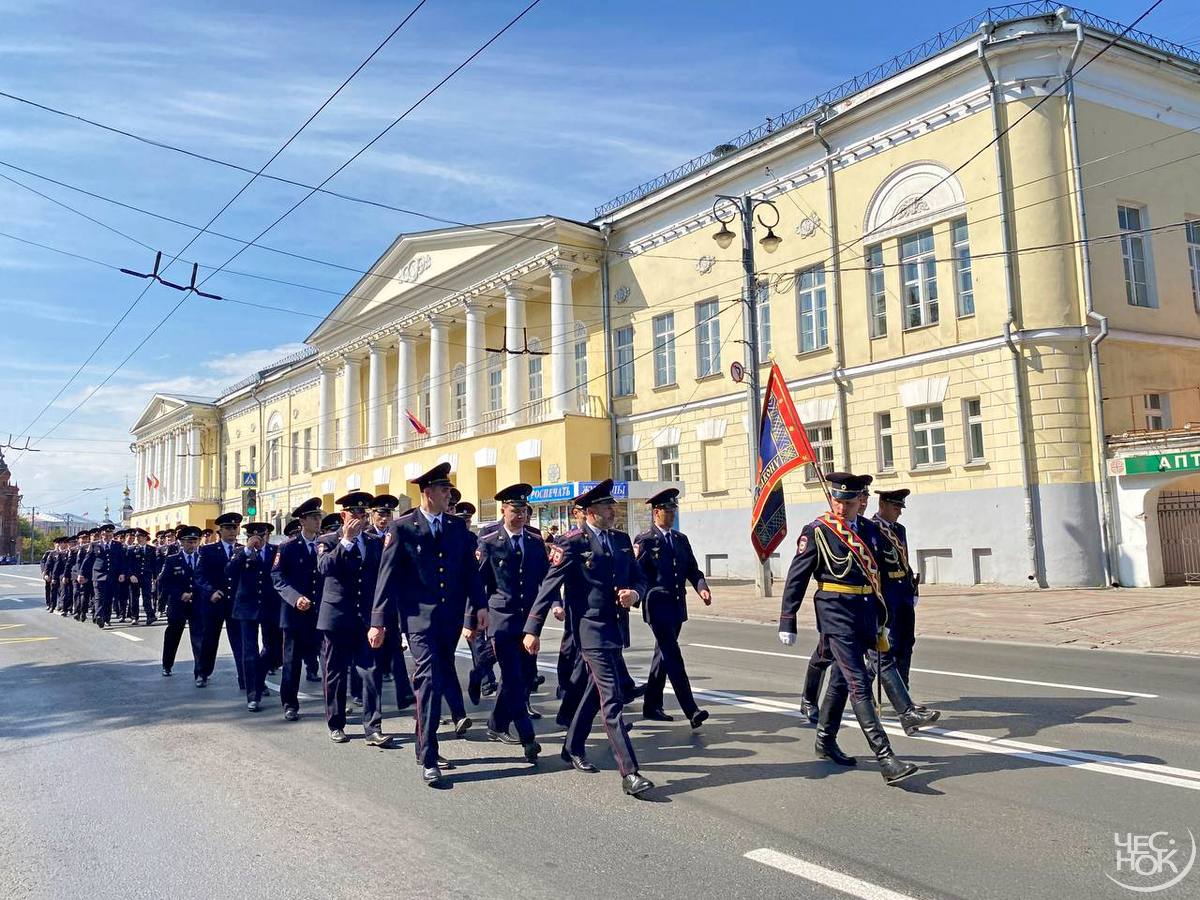 Праздник для себя. Во Владимире прошел парад полицейских