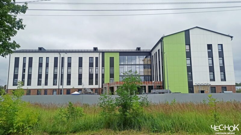 За месяц до сдачи новая поликлиника в Собинке готова наполовину