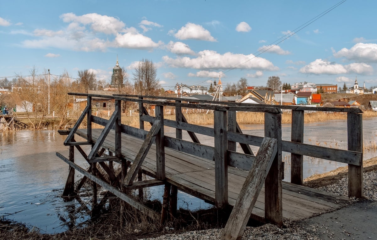 Половодье паводок Суздаль снесло мост-min