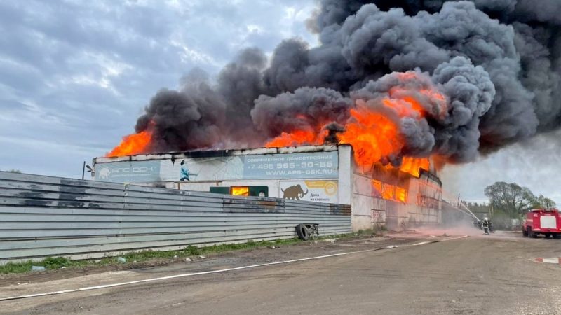 В майские праздники горели завод «Раско» и домостроительный комбинат