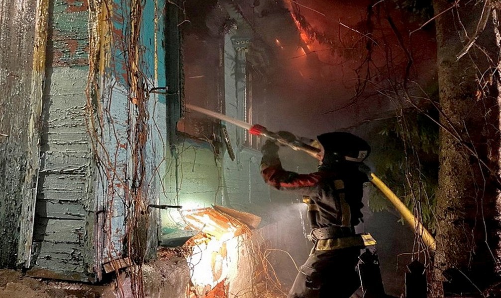 Пожар Лыбедская магистраль-min