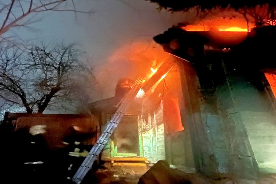 Пожар Лыбедская магистраль-min