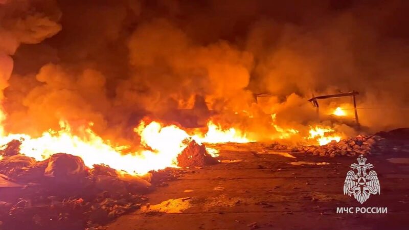 В Петушках сгорело производство пластика