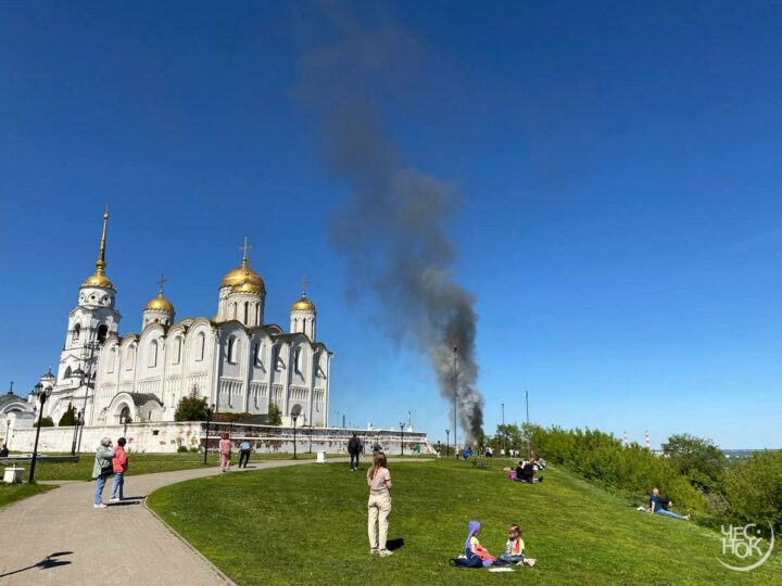 Во Владимире загорелся Рождественский монастырь