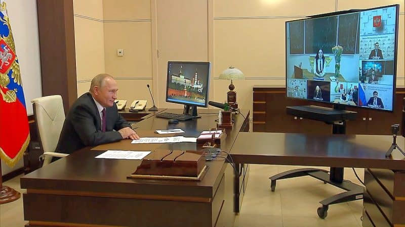Учительница из Кольчугино пообщалась с Владимиром Путиным