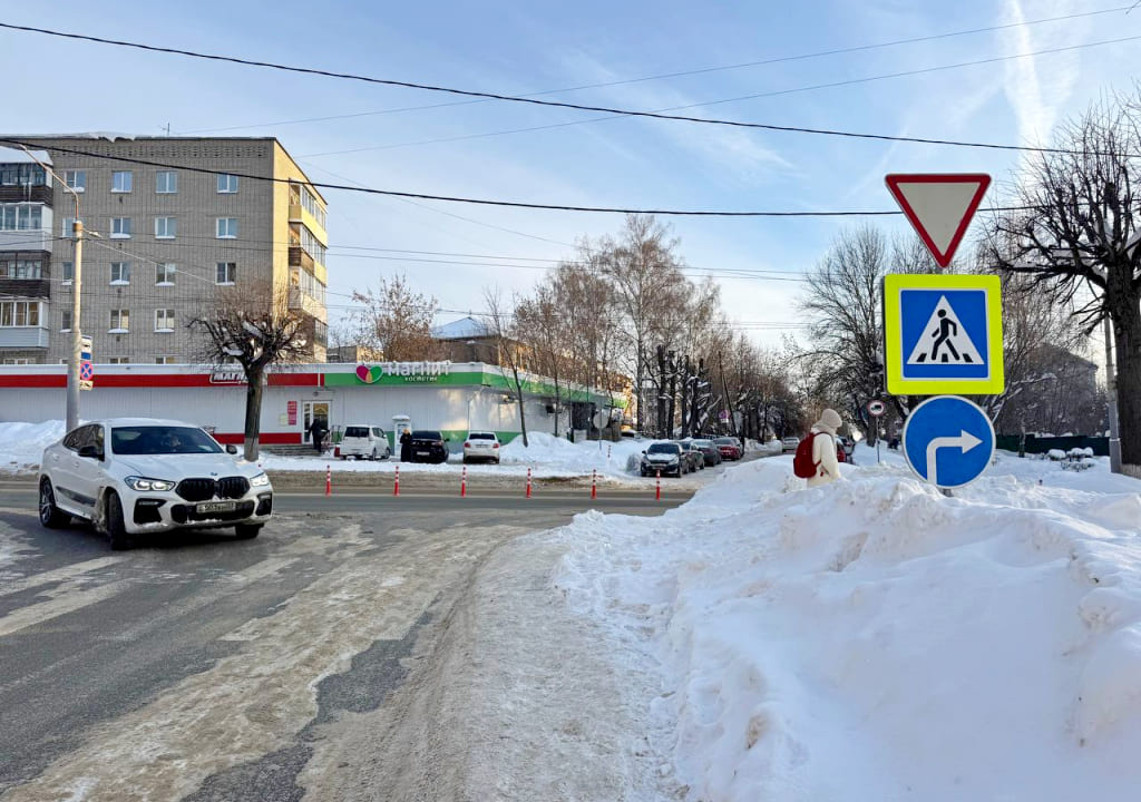 На улице Сакко и Ванцетти закрыли сквозной проезд через Горького