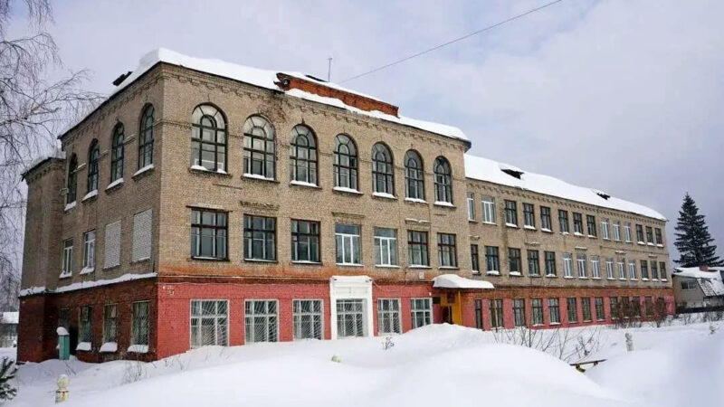 В Гусь-Хрустальном продадут с торгов закрытую школу-памятник