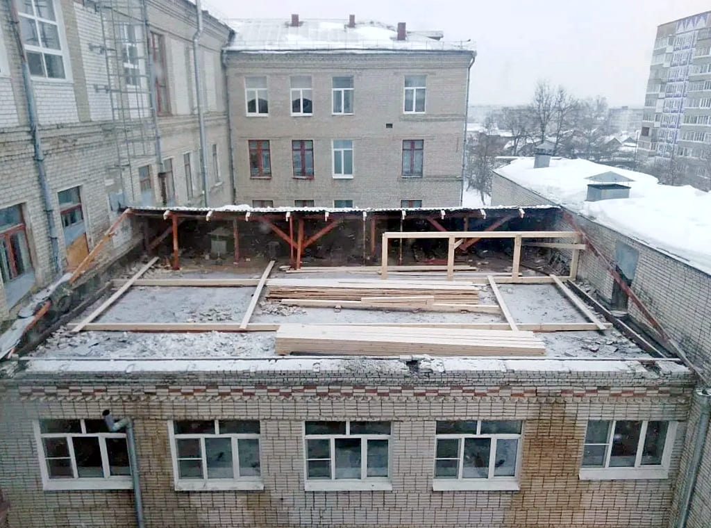 Школу в Коврове закрыли на срочный ремонт крыши