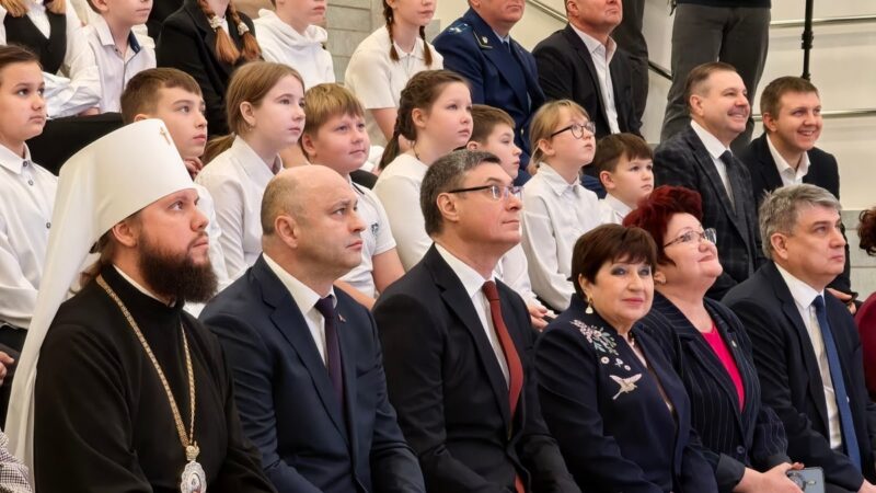 Митрополит Никандр раскритиковал депутатов, которые не поют гимн