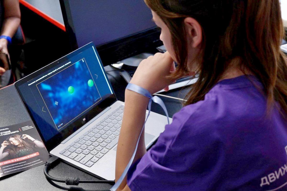«Синергия» бесплатно обучает программированию около 300 владимирских школьников