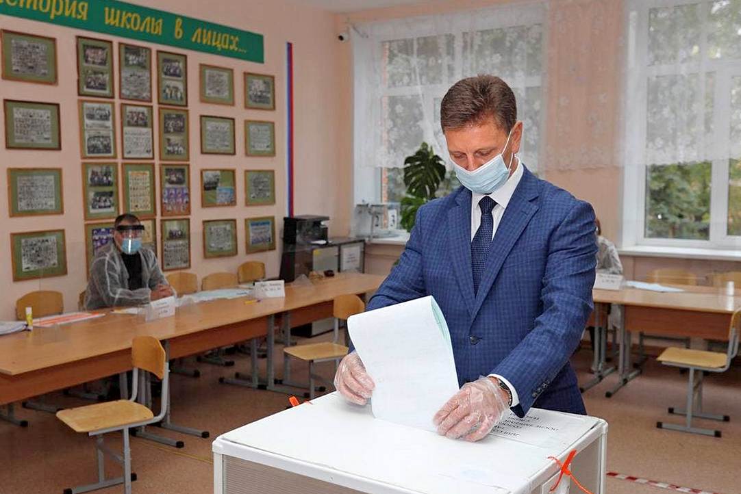 Жириновский: губернатор Сипягин доработает до конца срока