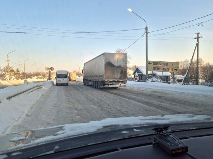 «Это же был ужас». Уборке трассы М-7 во Владимирской области поставили неуд