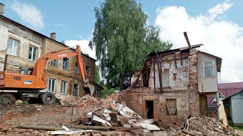 В центре Владимира снесли дважды рухнувший дом