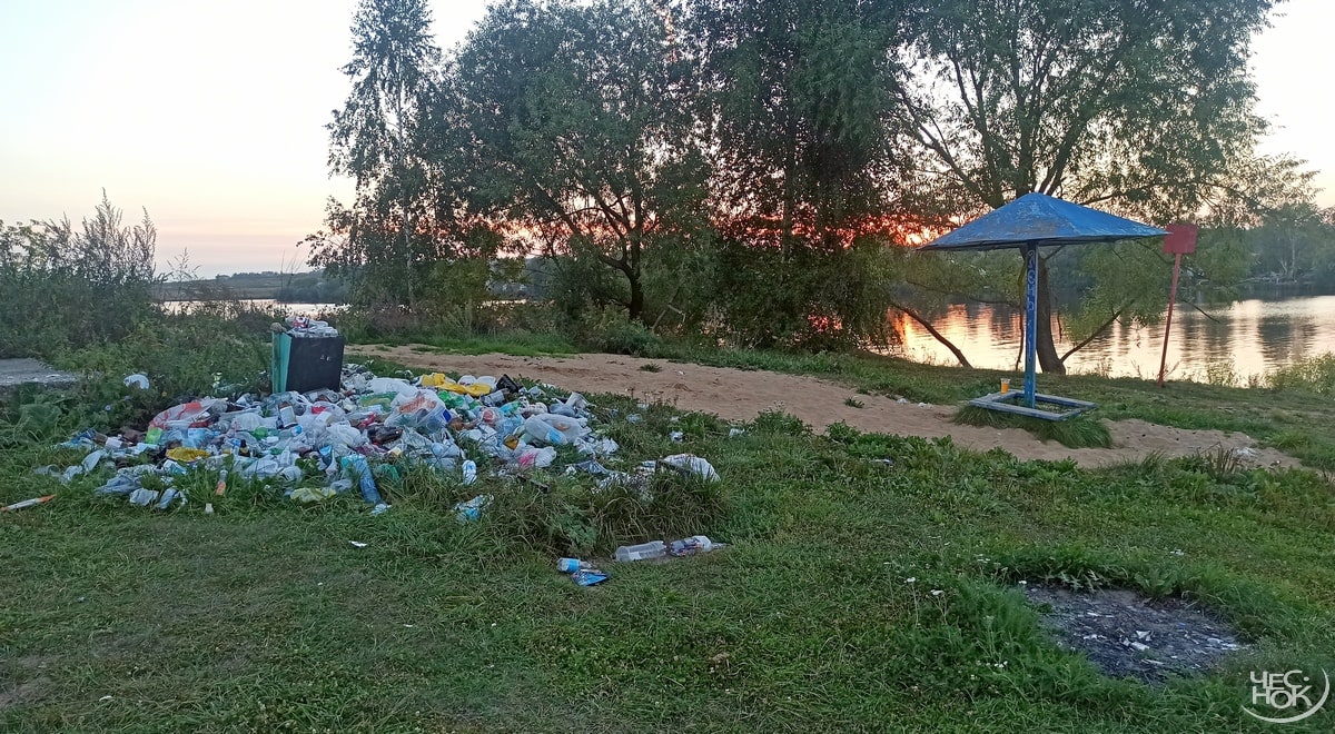 Пляж на Содышке превратили в городскую свалку