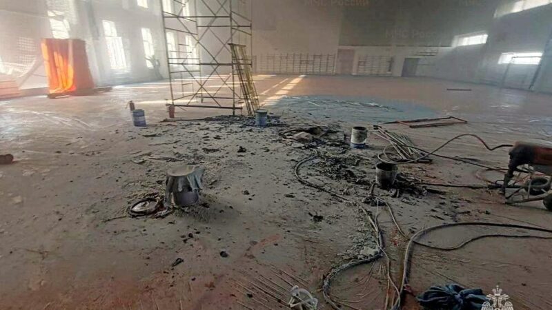 В школе Веризино загорелся спортзал