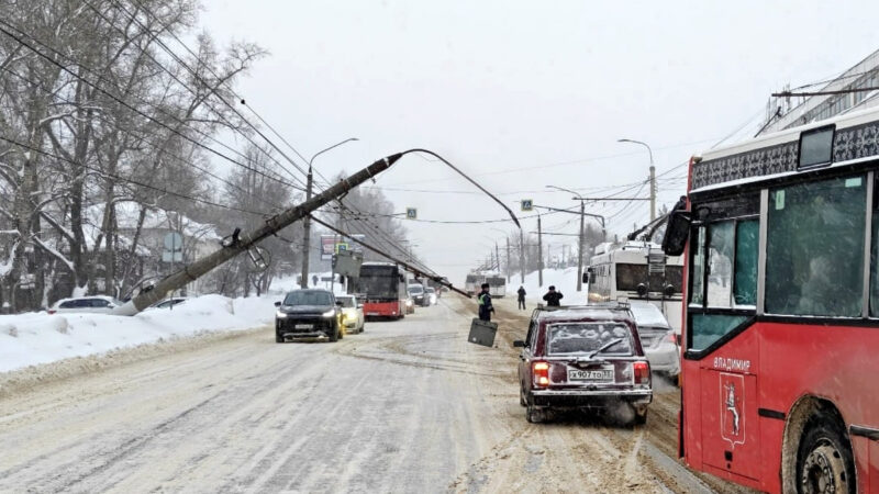 Из-за ДТП Доброе и Веризино оказались отрезаны от города
