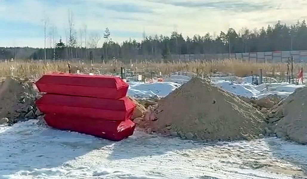 На кладбище в Улыбышево появились стопки гробов