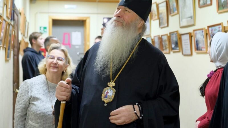 Митрополит Тихон обвинил руководство православной гимназии в обмане и скандализме
