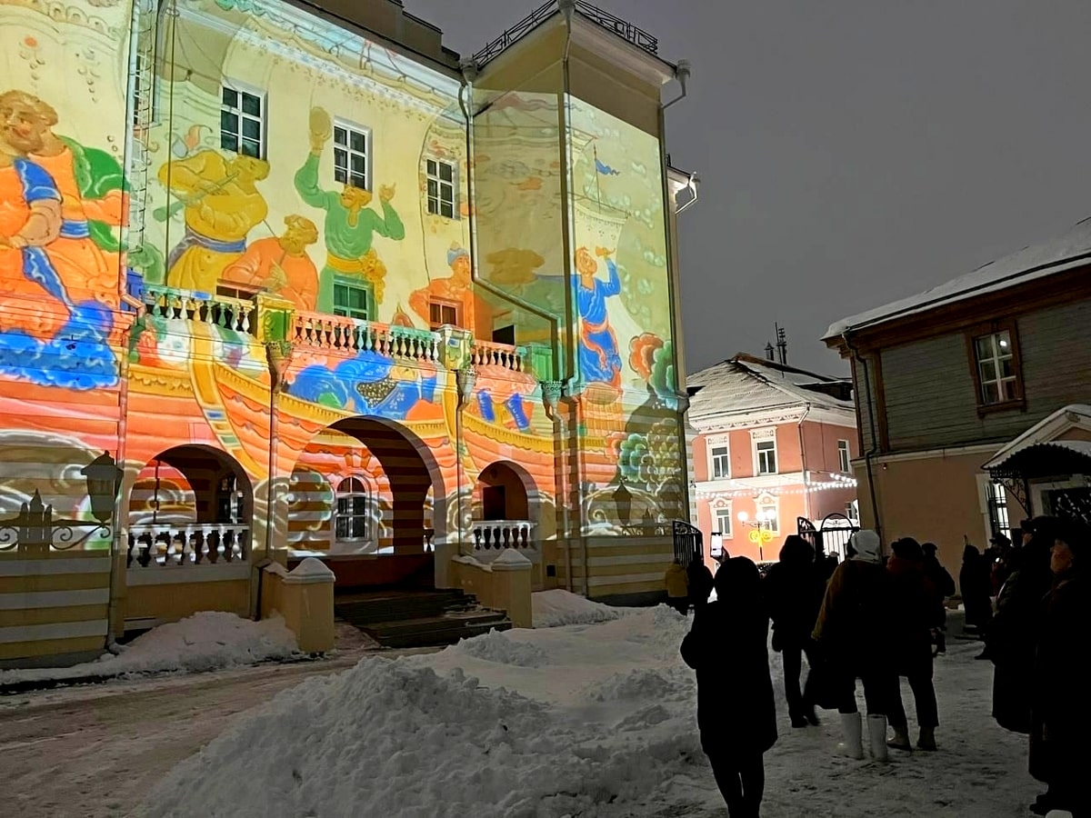 Владимирский центр ИЗО готовится к светопредставлению