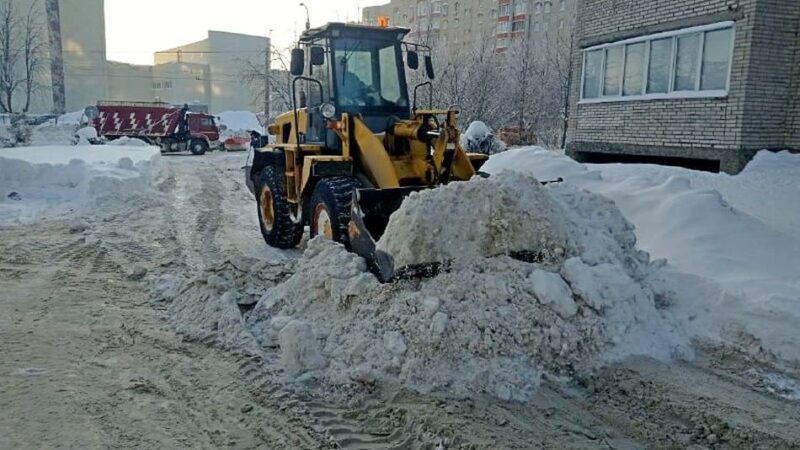 Очистка дорог во Владимире сорвалась из-за поломки погрузчика