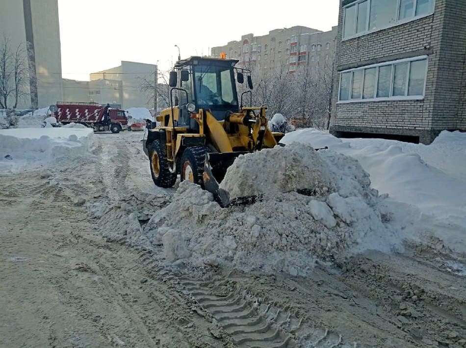 Очистка дорог во Владимире сорвалась из-за поломки погрузчика