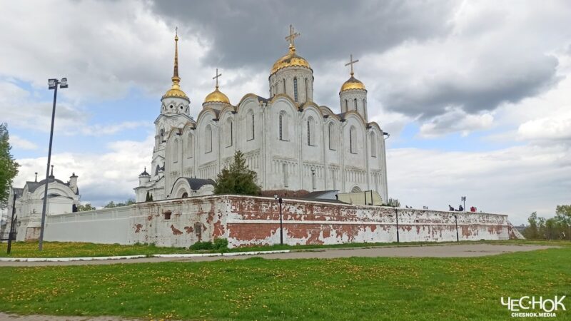 Ограду Успенского собора продолжат восстанавливать