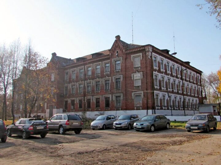 Бывший военкомат в Гусь-Хрустальном продали за рубль москвичам