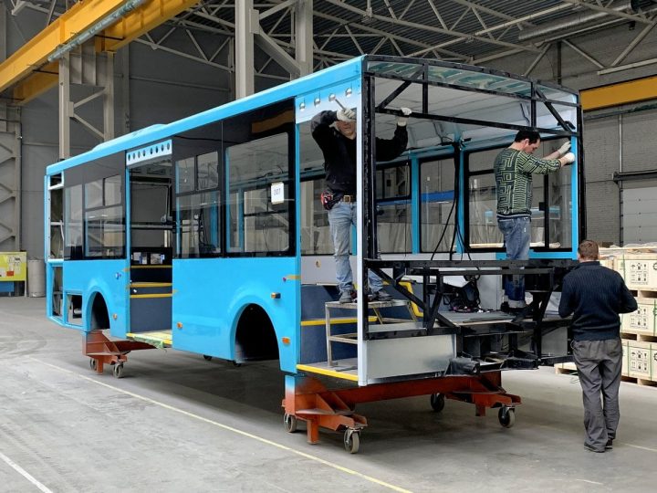 Власти не будут закупать школьные автобусы у «Волгабаса»