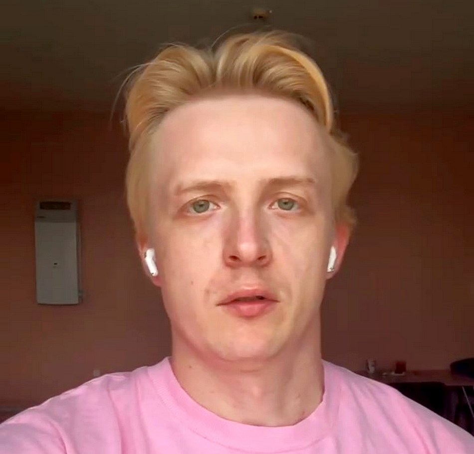 «Меня никто не зарезал». Пострадавший от пациента врач раскрыл подробности нападения