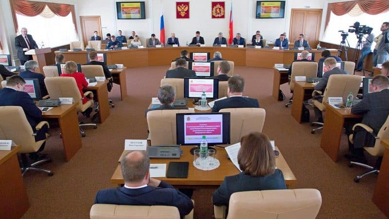Депутаты Заксобрания испугались открытости и поименного голосования